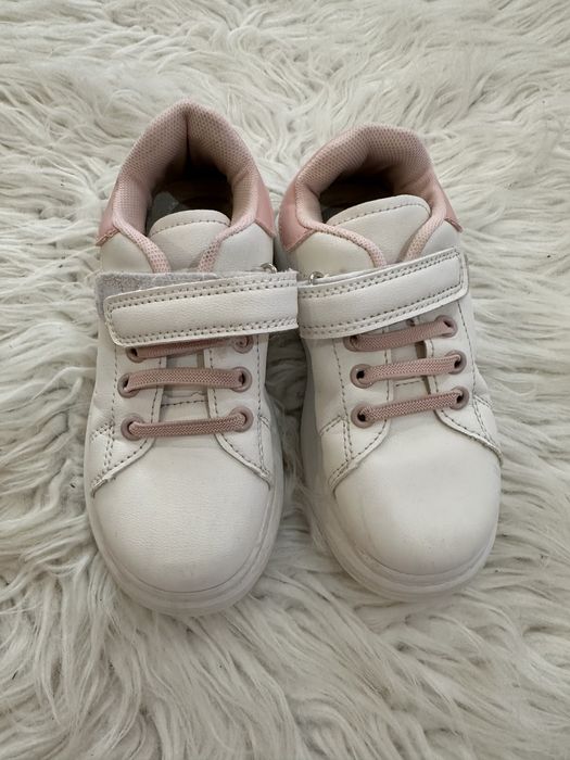 Кросівки для дівчинки