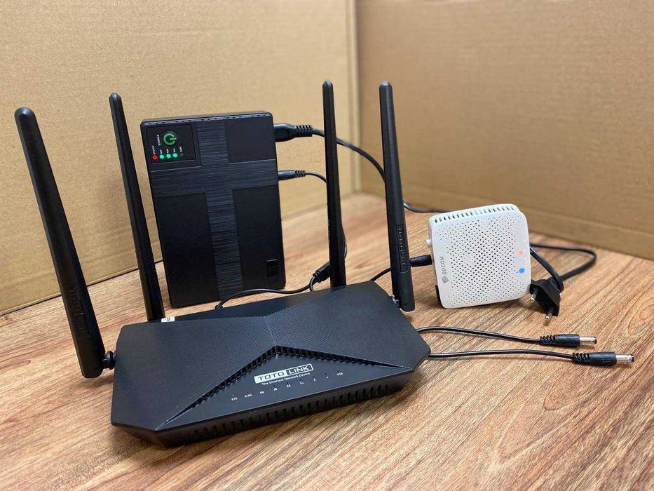 Міні дбж DC UPS DC1018P з АКБ (ДБЖ, для роутера та оптичного модему) .