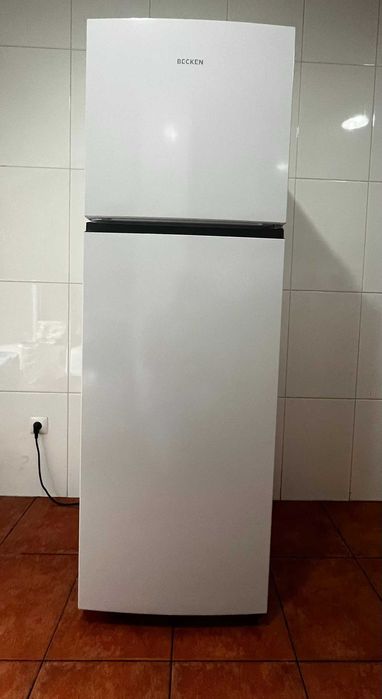 Frigorífico Becken BDD5394 WH - 246L como novo