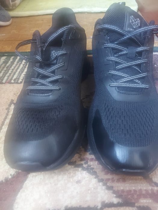 Продам кроссовки