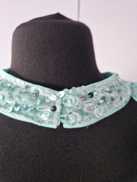 Długa wieczorowa sukienka zapinana na szyji 42 XL