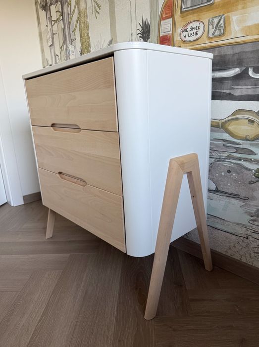 Łóżeczko niemowlęce, komoda, przewijak -  komplet