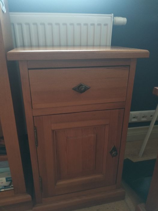 Komplet mebli drewnianych