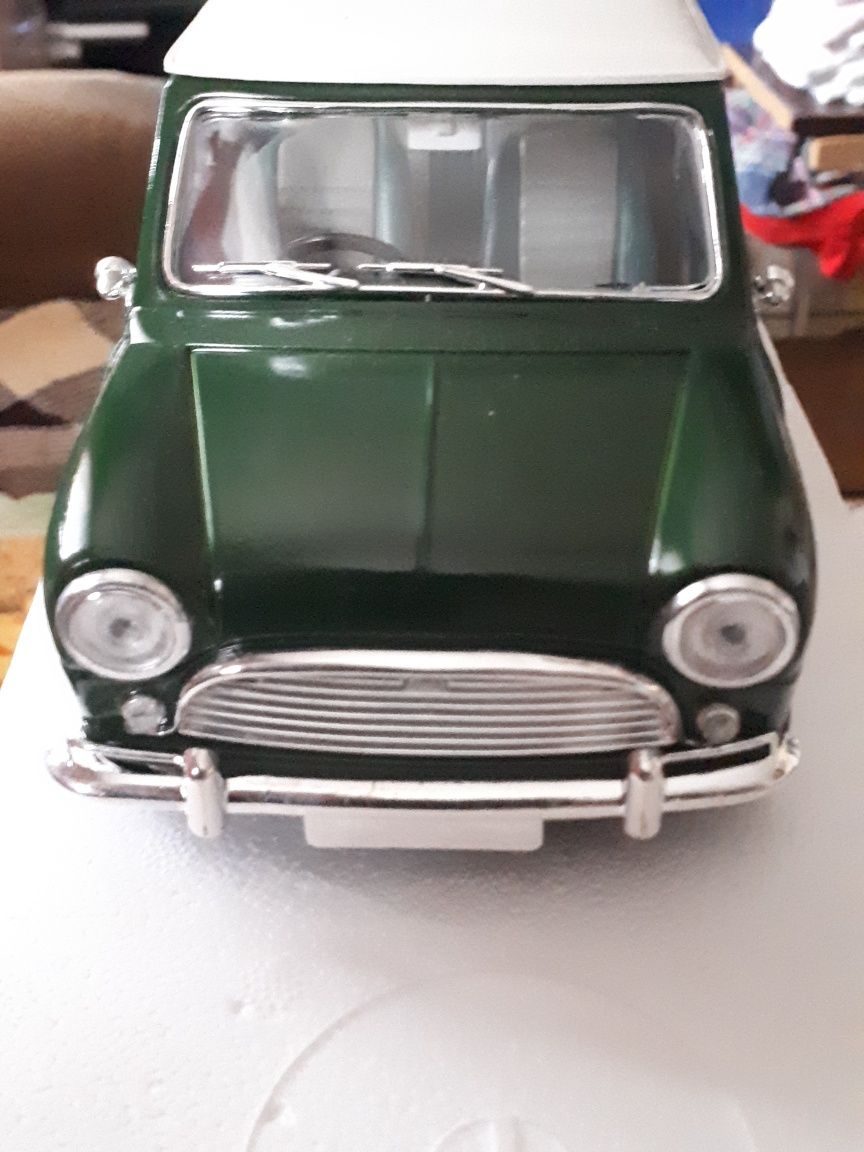 Model Kolekcjonerski Samochodu Mini Cooper S 1964 skala 1 16 Solido