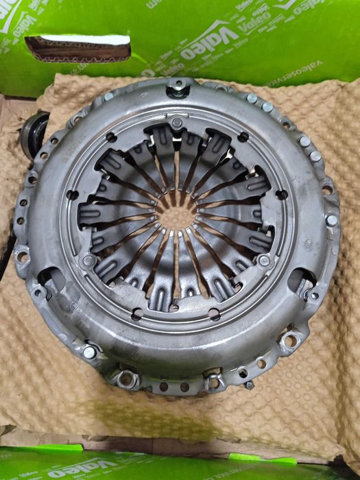 Комплект щеплення с маховиком Valeo 837162