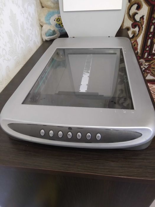 Продам сканер microtek 4900
