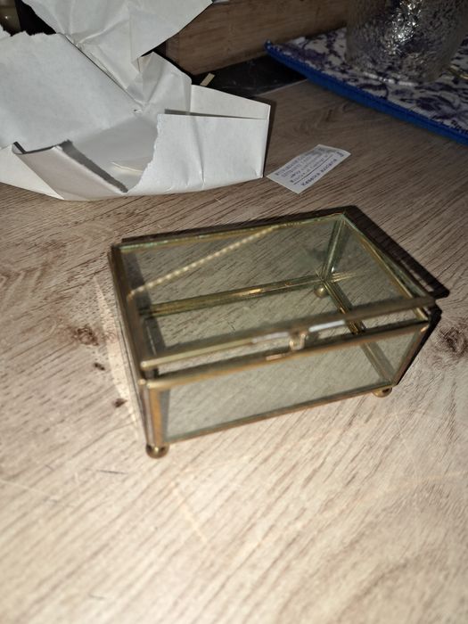 Pudełko na bibeloty biżuterię