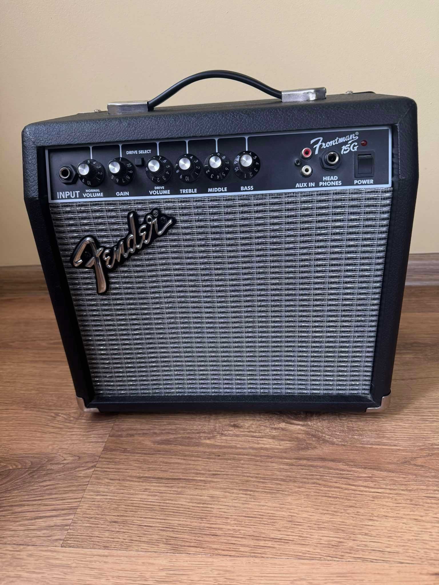 Wzmacniacz Combo FENDER FRONTMAN 15 G 38 W