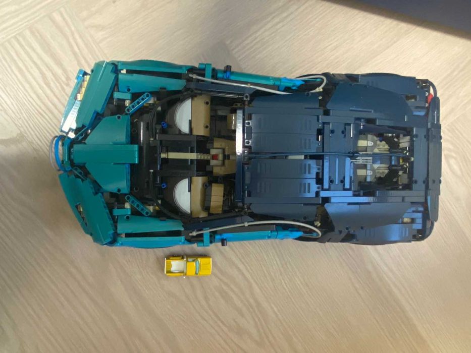 LEGO Technic Bugatti Chiron 42083