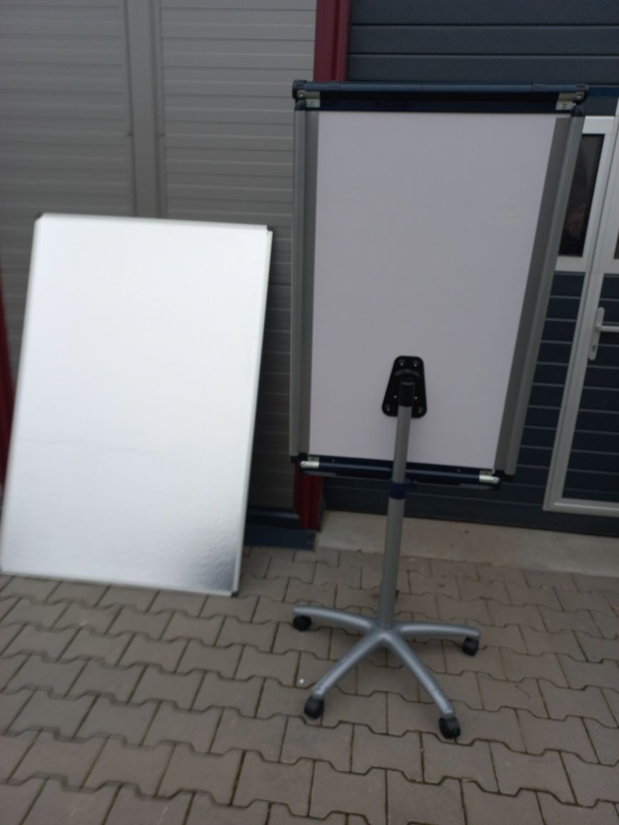 Flipchart NOBO Piranha mobilny na kółkach Tablica Magnetyczna ścieraln