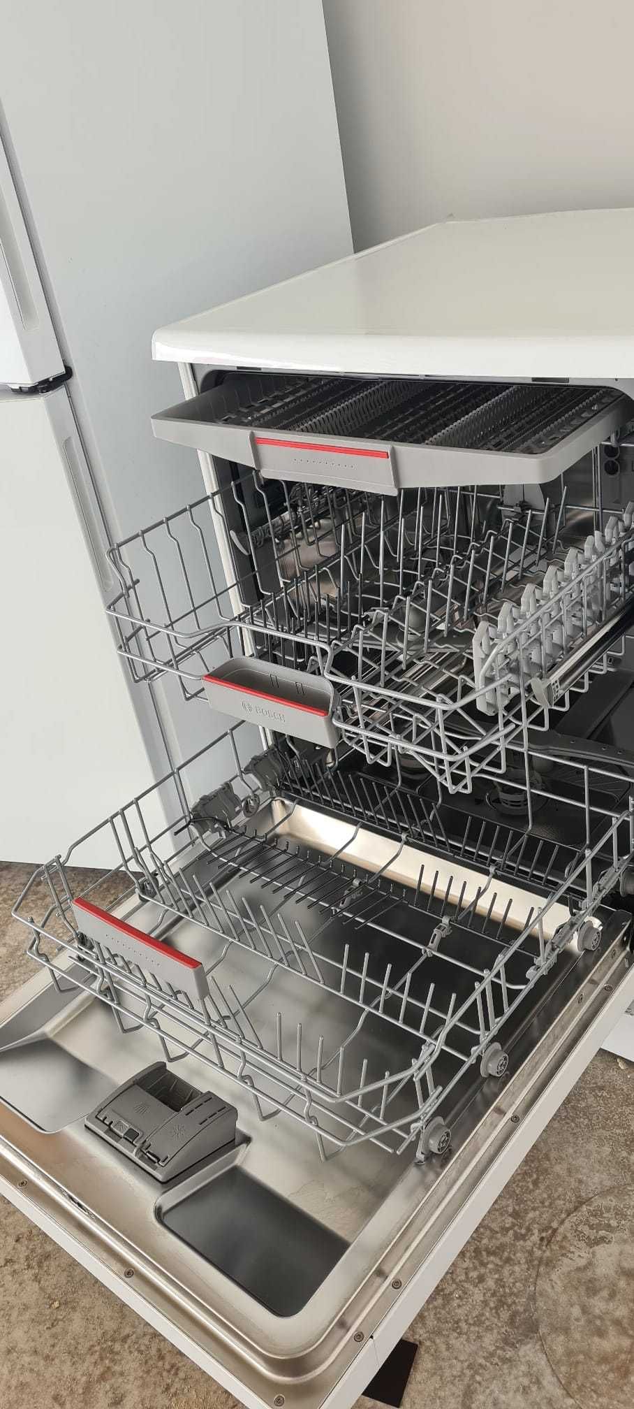 Máquina de Lavar Loiça Bosch SMS4EMWO1E como nova