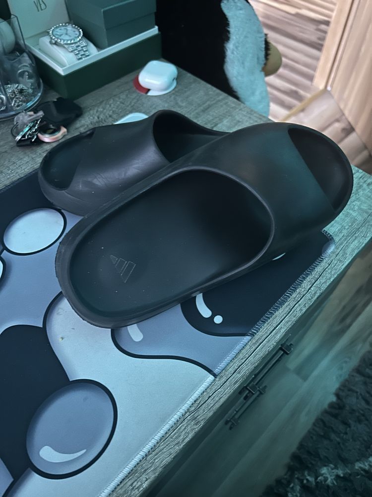 Yezzy slide rozmiar 42