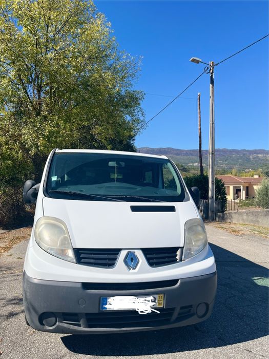 Vendo renault trafic de 6 lugares de 2011