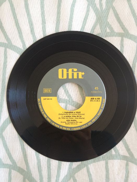 Disco vinil 45rpm: Ana Maria "Parabéns a Você" (vintage)