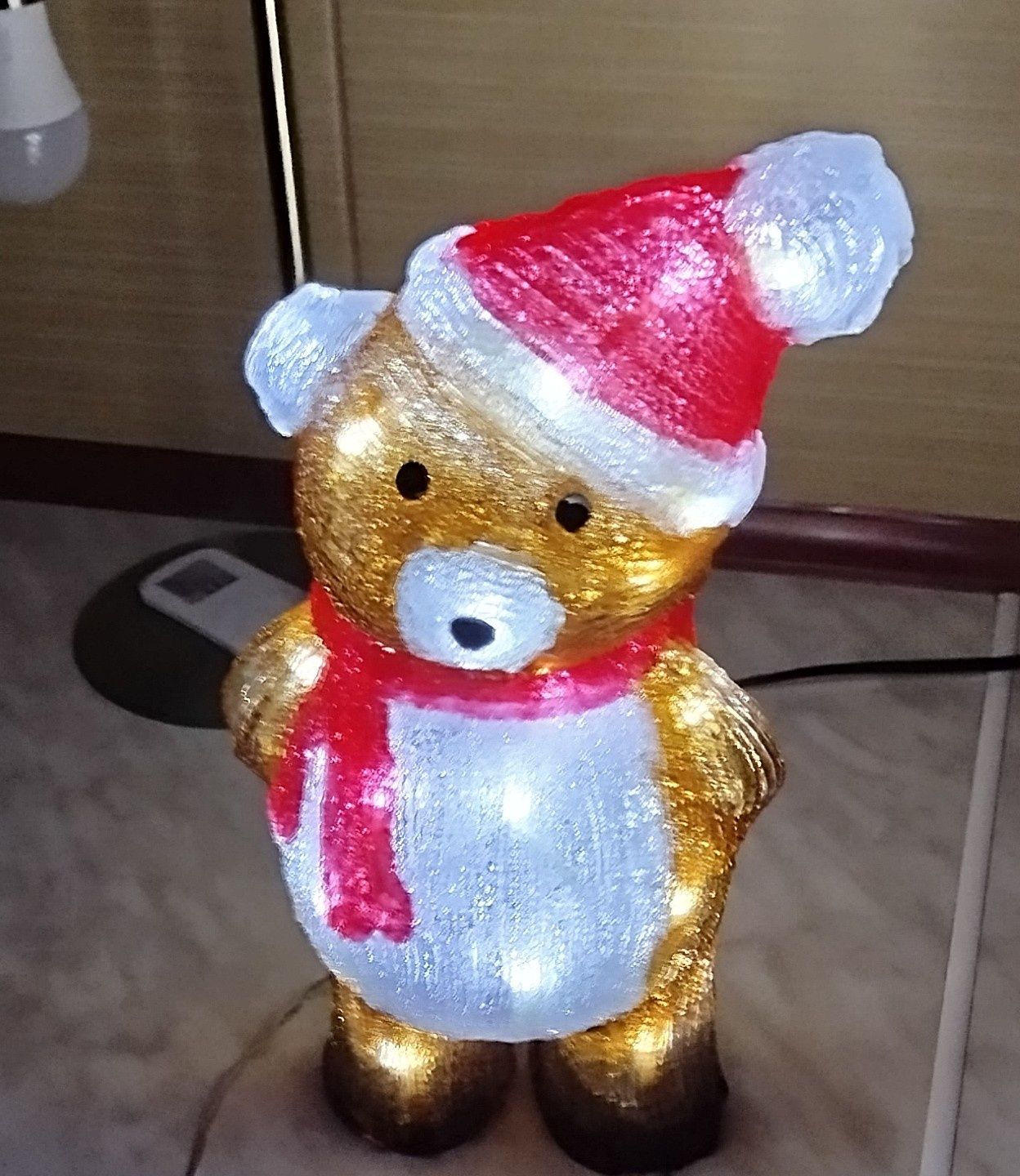 Sprzedam lampkę w kształcie misia.