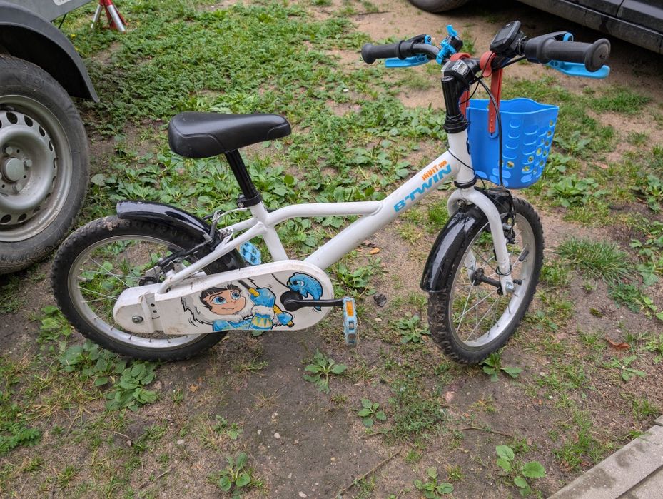 Rower, koła 16, biały, koszyk, licznik