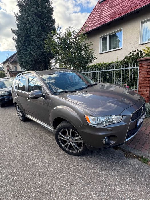 MITSUBISHI Outlander 2011