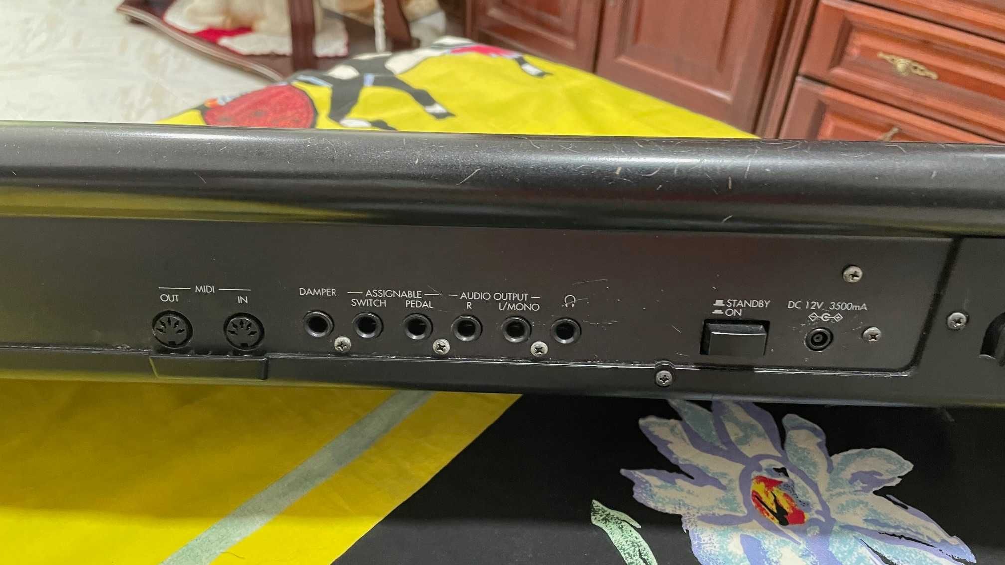 Korg M50 73 Teclas