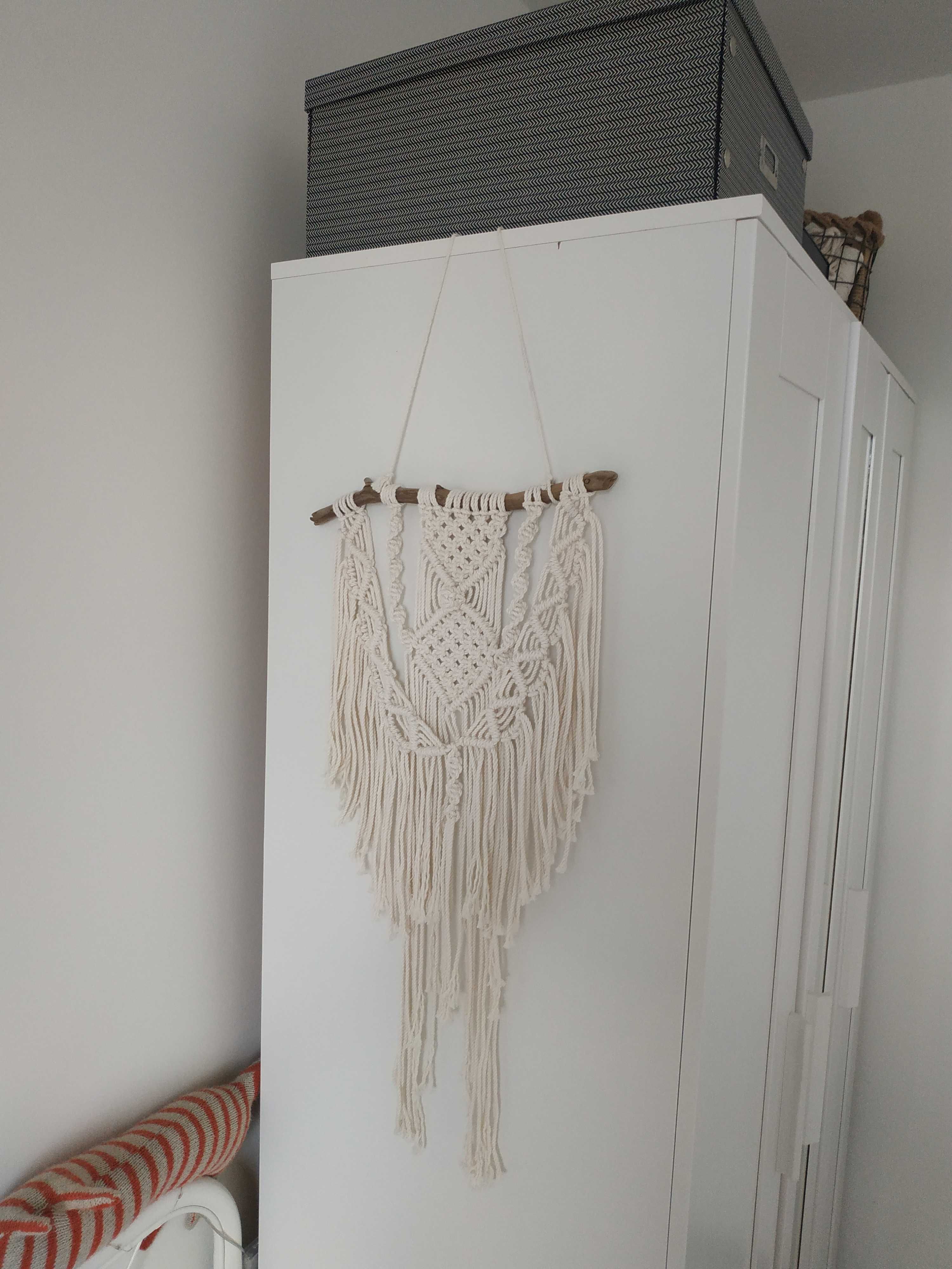 Makrama w stylu boho, ozdoba na ścianę