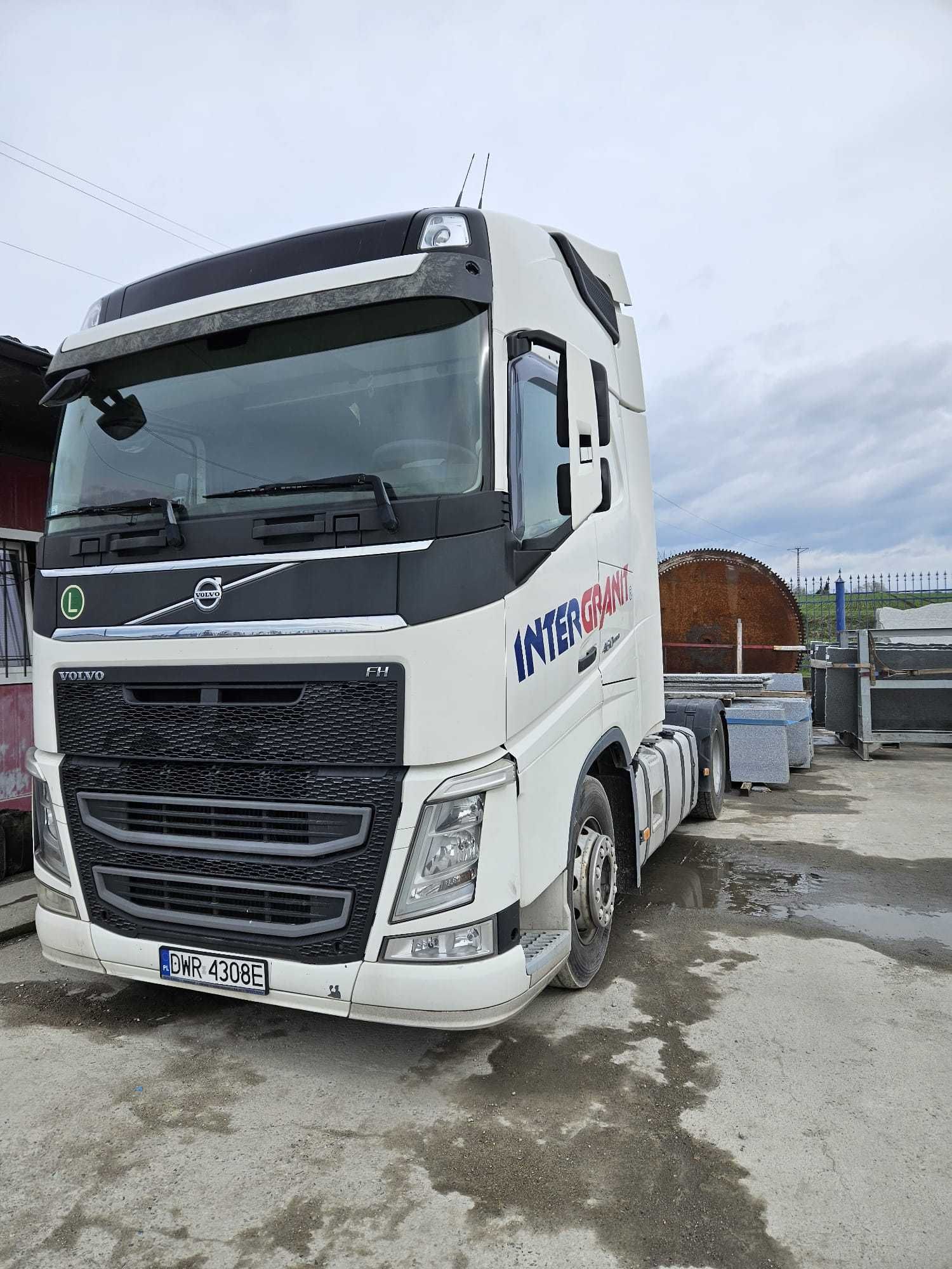 Volvo FH4, 750 000 km EURO 6, 2014 ROK, DUŻE ZBIORNIKI, STAN IDEALNY