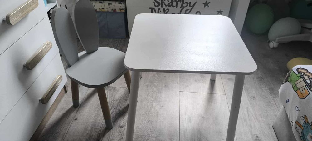 Stolik i krzesełko królik