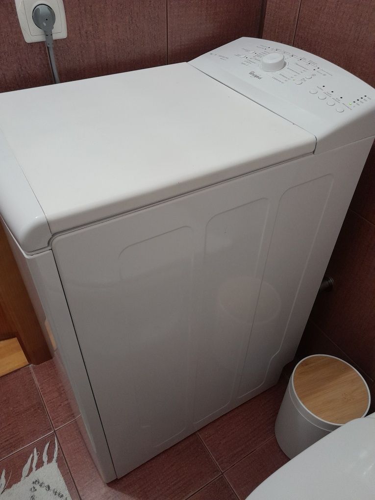 Whirlpool AWE60110 пральна машина гарний стан