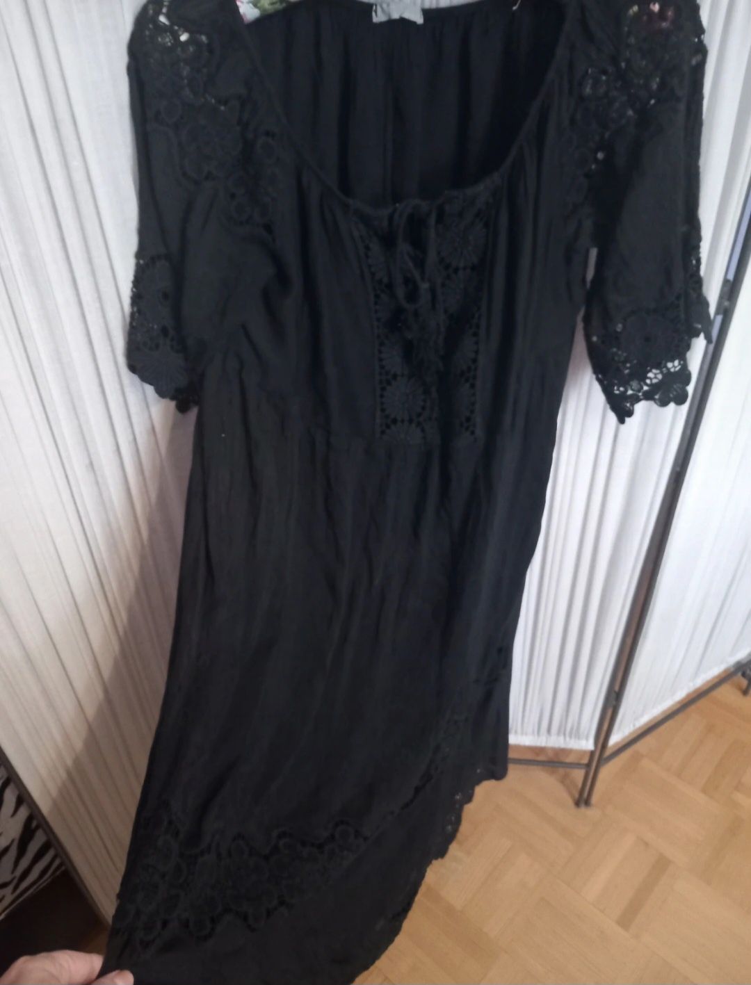 Włoska sukienka czarna z koronką rozm UNI