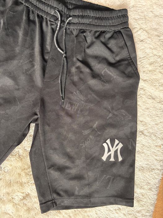 Krotkie Spodenki New York z ladnym logo 3d