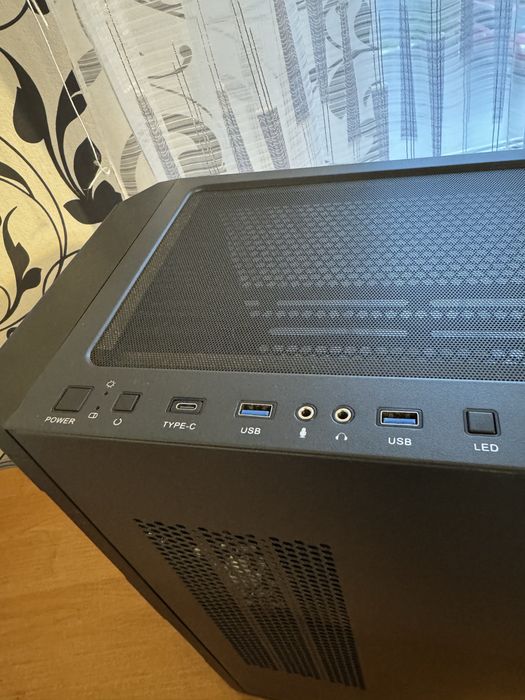 Frontier Malavi Mesh + 3 rgb вентилятори