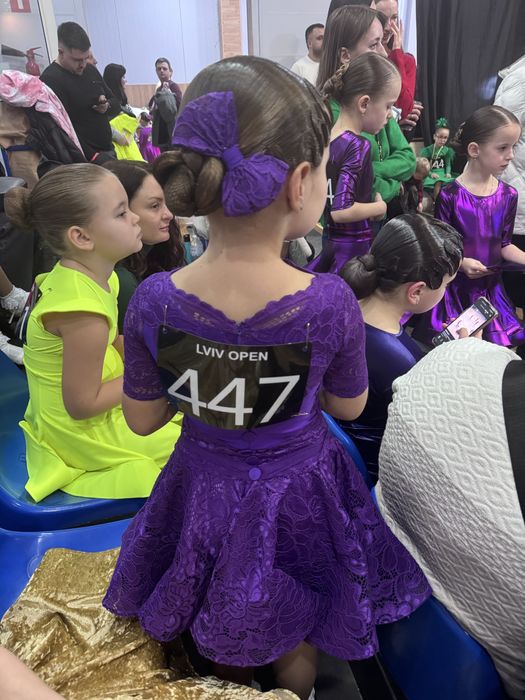 Танцювальне плаття фіолетового кольору