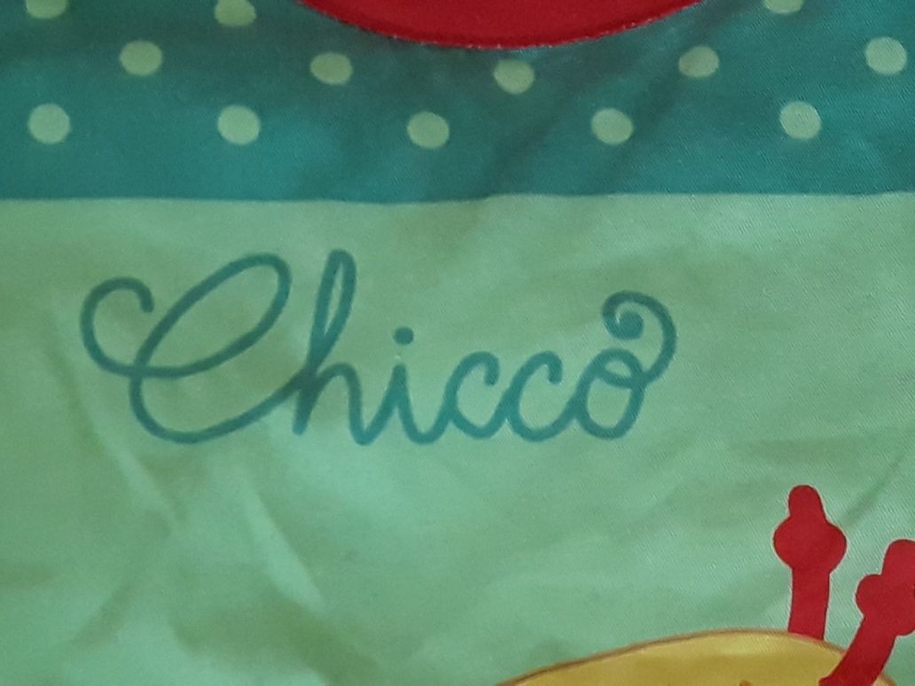 Tapete de actividades da Chicco.