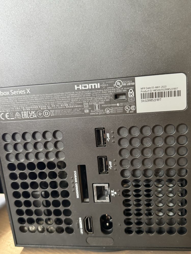 Xbox Series X używana w bardzo dobrm stanie.