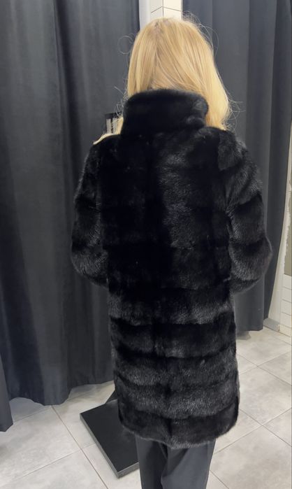 Норкова шуба чорна Saga Furs