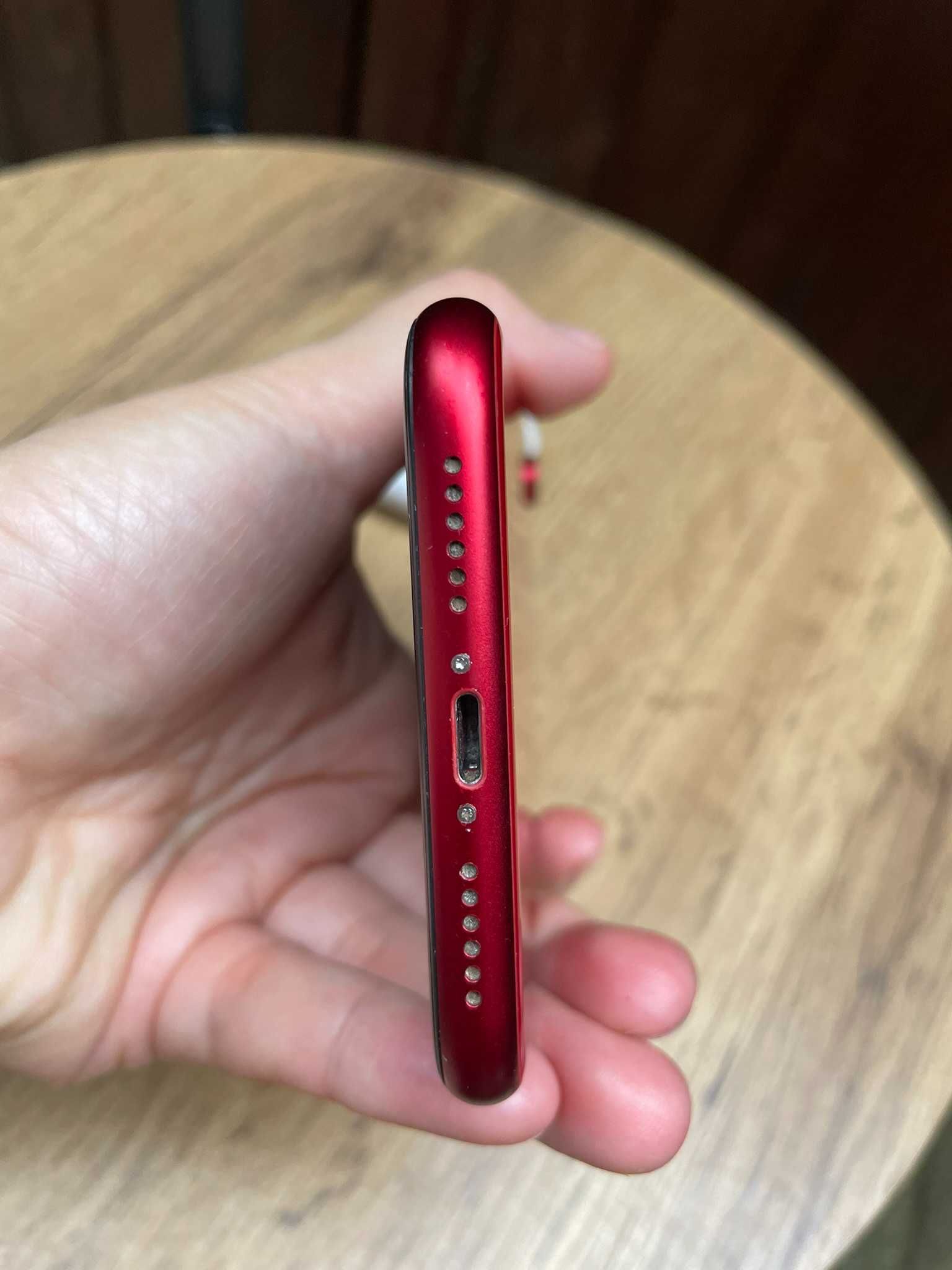 iPhone XR 64GB (PRODUCT)RED – sprawny, bez blokady iCloud