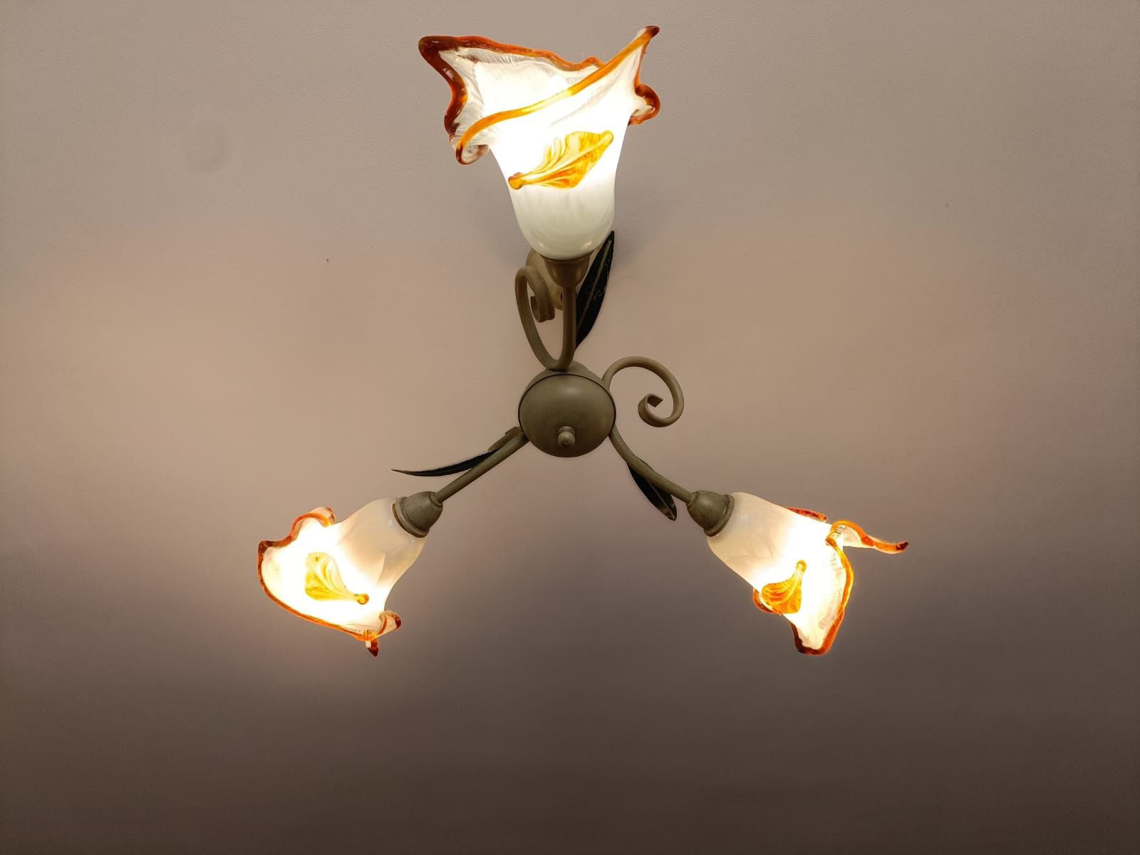 Lampa sufitowa..