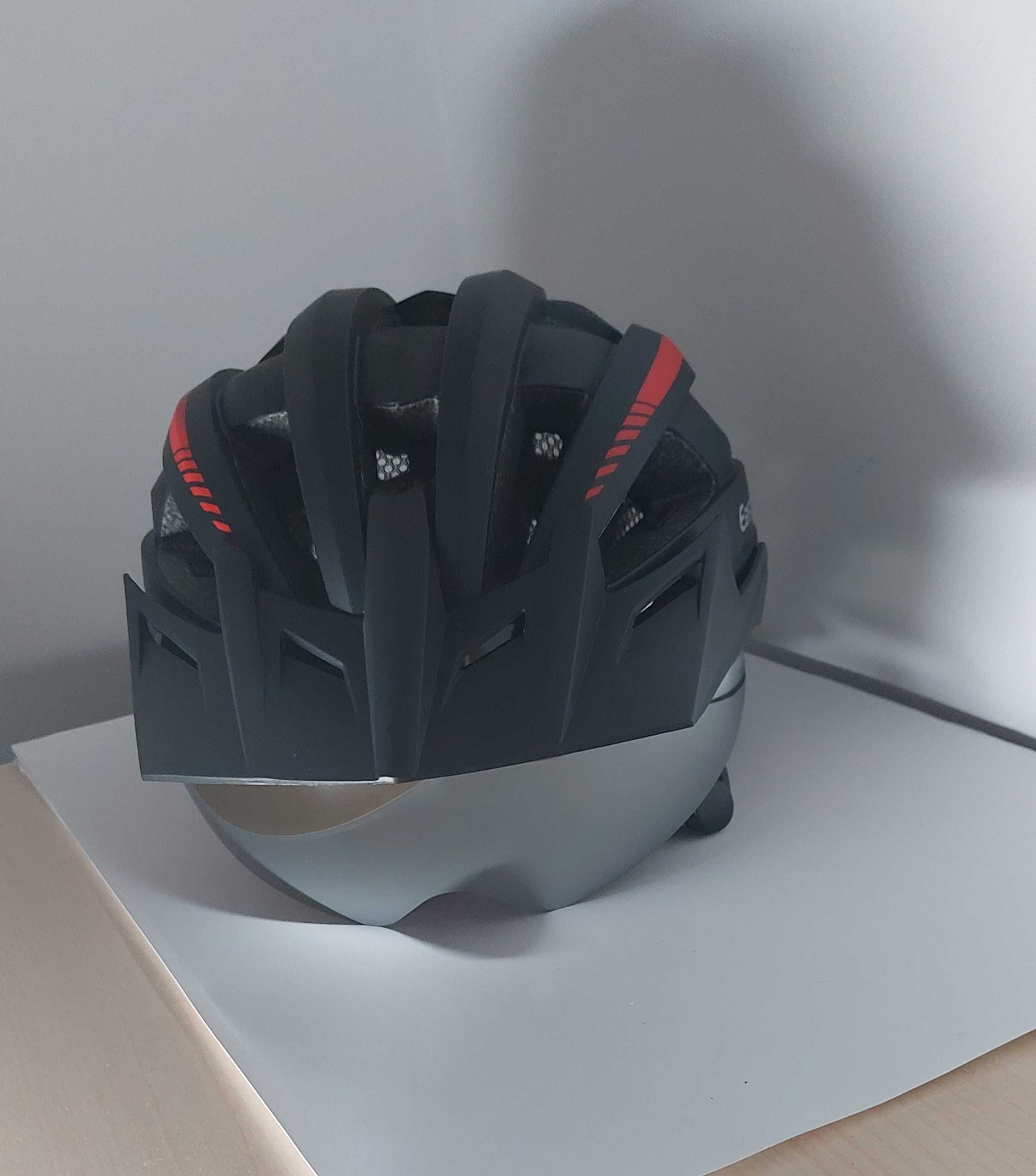 EASTINEAR Kask rowerowy LED, tylne światło do ponownego ładowania