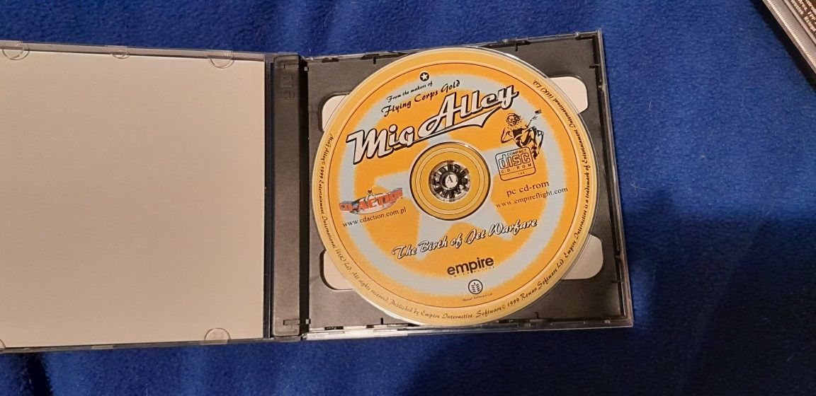 Płyty CD action listopad 2000