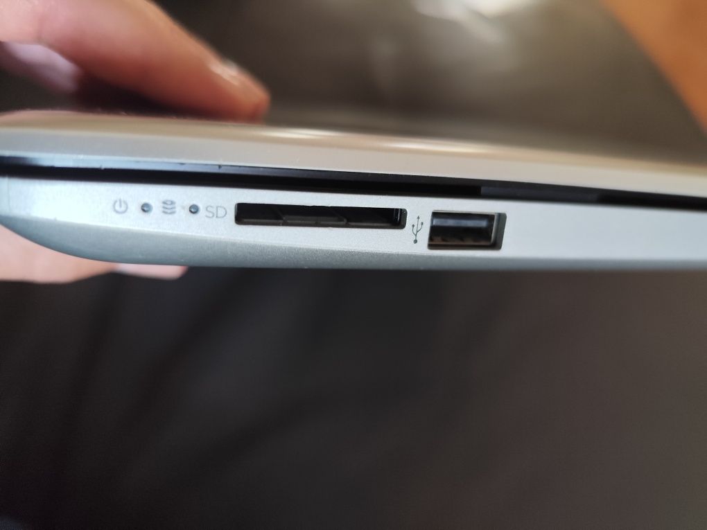 PC portátil HP DA0027NP