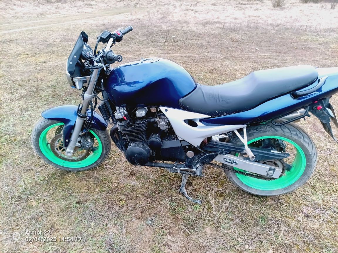 Пррдам  kawasaki zr7 на запчастини або продаж цілим