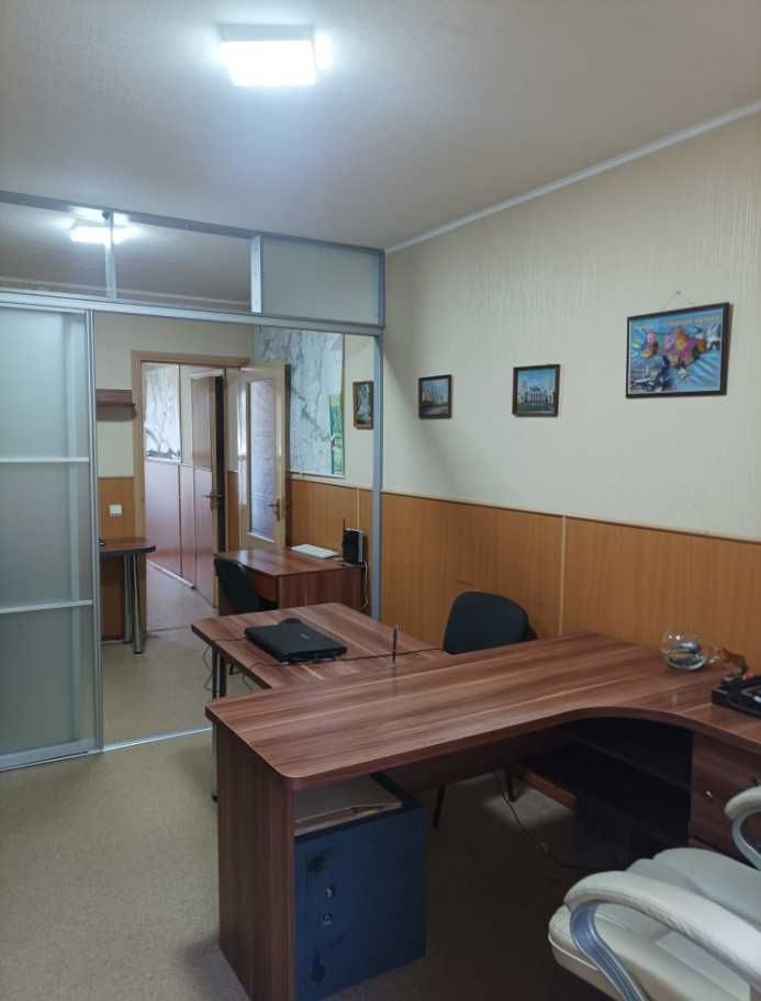 Продам офисное помещение. Юбилейный пр.34.Цена 21000.