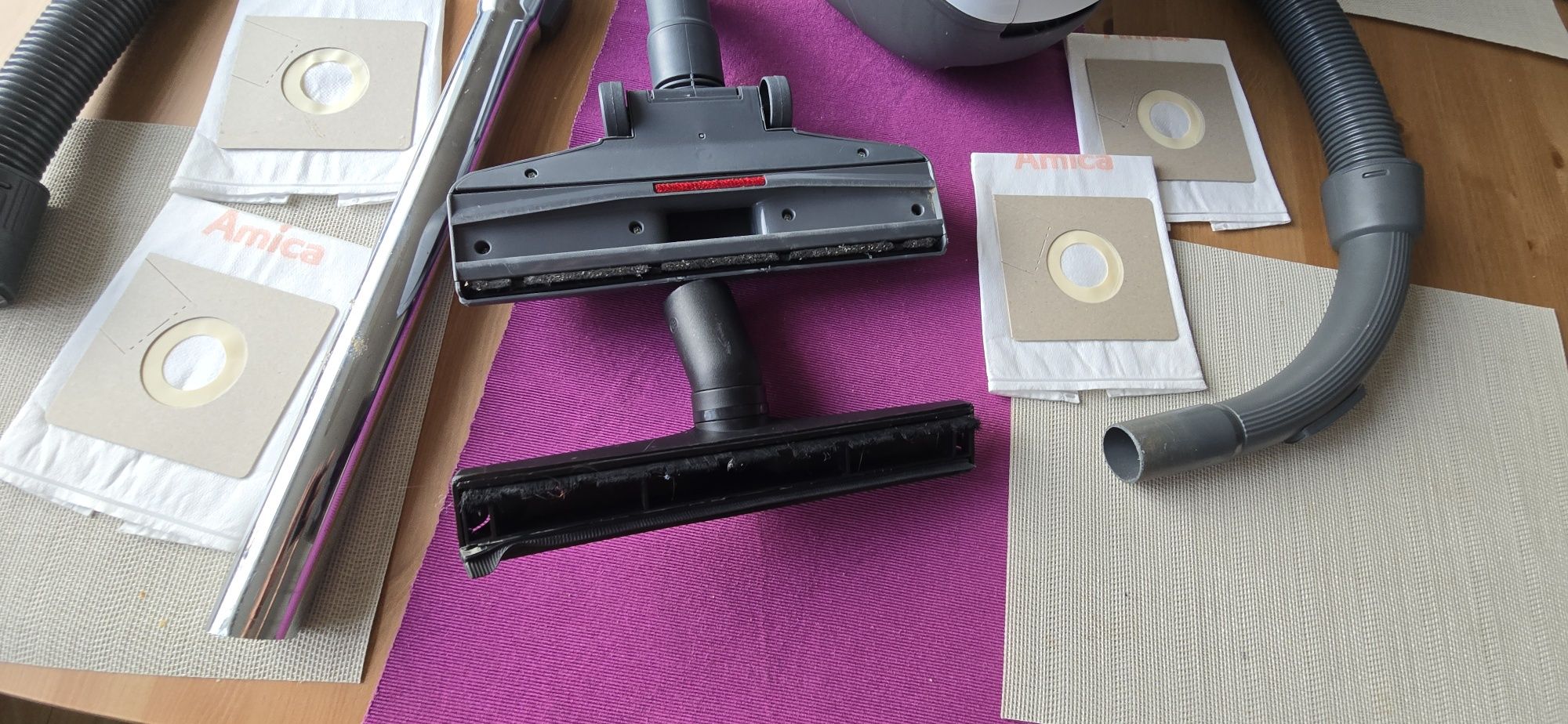 Odkurzacz workowy AMICA ORA VM1033 plus worki