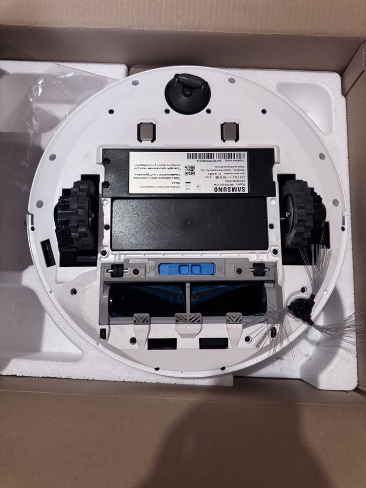 Продам робот-пылесос ( Samsung VR30T80313W/UK)