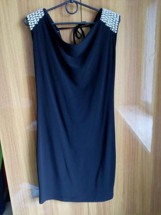 Чёрное женское платье