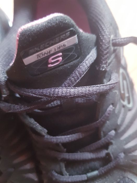 Buty sportowe damskie Skechers Tone Ups 7,5 M Toning rozmiar 38.