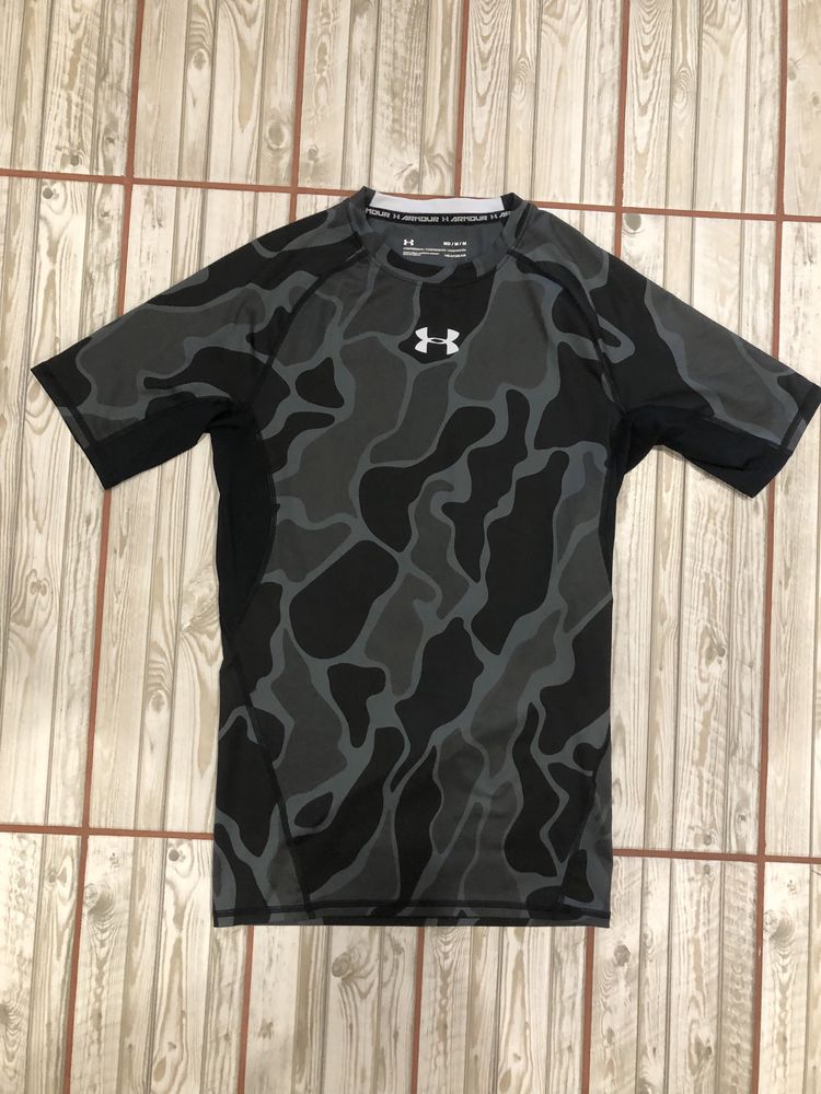 Компрессионная, термо футболка Under Armour