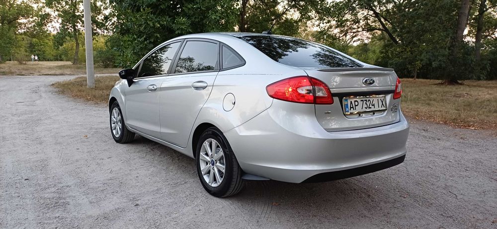 Ford Fiesta 1.6 Автомат 2011 року в гарному стані