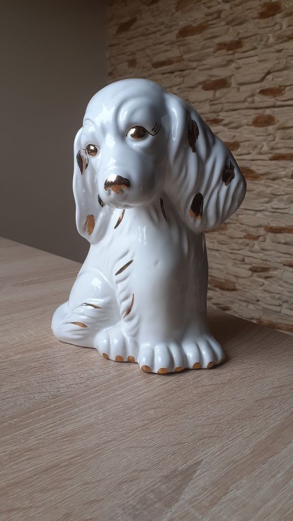 Porcelanowy pies