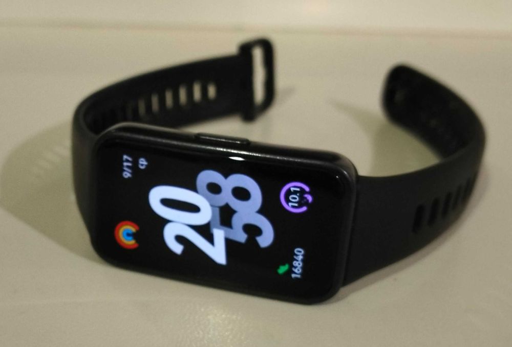смарт-годинник Huawei Band 10