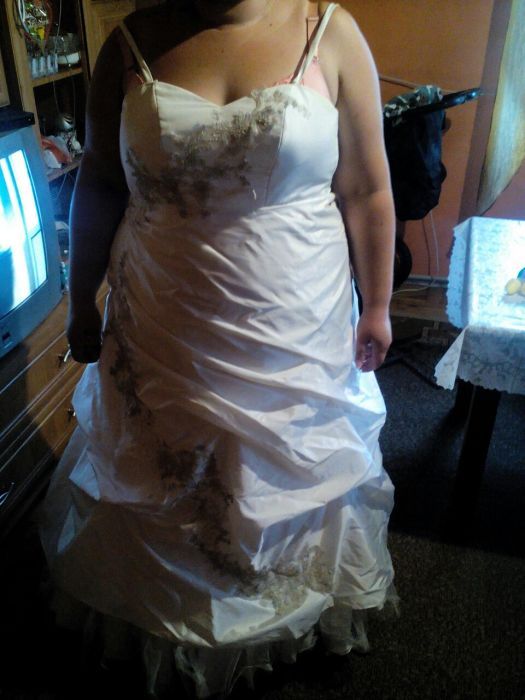Sukienka ślubna szyta na miarę