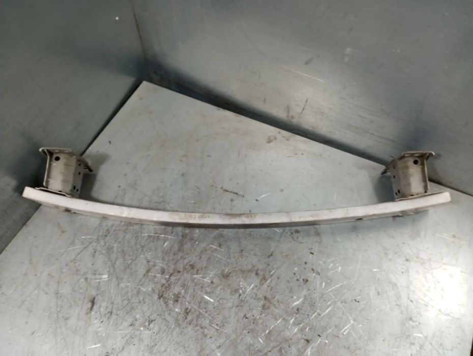 Reforço pára-choques frente TOYOTA Auris Touring Sports (_E18_)